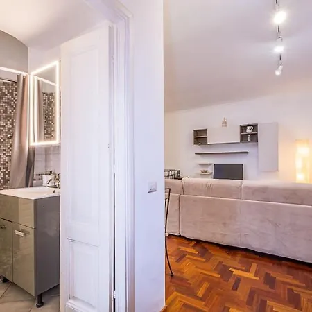 Ht M&n Bilo Colosseo Rome